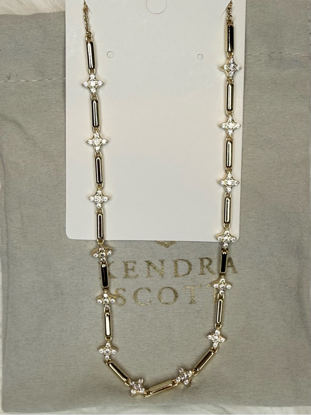 Kendra Scott Gold Star Station Necklace in Gold, EUC